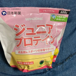 WINZONE ジュニアプロテイン 1袋（600g）いちごバナナ風味のご紹介ですこちら小学生や中学生、高校生おこさまにおすすめのプロテイン我が家にも息子が２人いますタンパク質がおいしく手…のInstagram画像