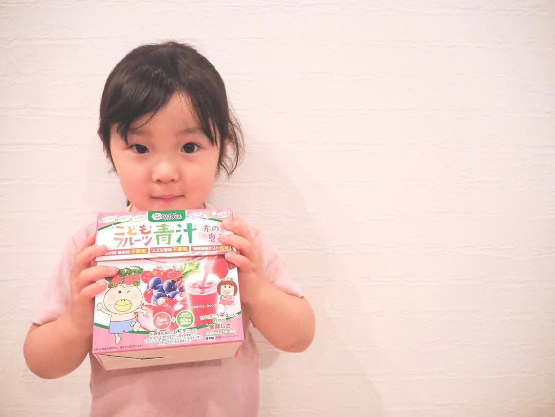 口コミ投稿：.こどもフルーツ青汁赤の恵み今回はヨーグルトと一緒に♡これ、すっごい美味しかった…