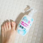 まだまだ暑い日々…気になるのは、足のムレ、におい寒くなってきたら、ブーツを履くからこれまたにおいが気になる日々よく考えたら１年中、足のにおいに悩まされてない？？自分だけでなく、子供たち…のInstagram画像