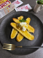 食欲の秋到来𓂃ꉂꉂ🙊🍠💕˗ˏˋ  つけて焼いたら焼きいもトーストのたれ　ˎˊ˗ 食パン１枚に本品を１袋塗り広げトースターでこんがりするまで焼くだけ🔥パンに塗って焼いてバニラアイス乗っけ…のInstagram画像