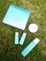 コアリッチソア🩵化粧水・朝用美容液・夜用美容液・プロテクションクリーム  4点使わせて頂きました🩵綺麗な水色パケが爽やか🩵まず朝用と、夜用の美容液があり用途に合わせた美容液なのが嬉しい🥰…のInstagram画像