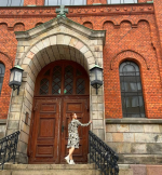 Unifying Out Mind素敵な街、MalmöのCaroli Church⛪️✨煉瓦造りで雰囲気もあり、1枚撮りたくなりました。写真を撮るならお腹スッキリの方がいいので美爽煌茶でお腹…のInstagram画像