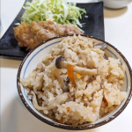 秋ということで、きのこの炊き込みご飯にしました。#PR #野菜をMOTTO #野菜をもっと #野菜スープ #ミネストローネ #食べ比べ #monipla #monmarche_fanのInstagram画像