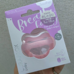 クラプロックス様のおしゃぶりを使ってみました🩷デザインも可愛く安心して使えていいです✨これを使うと安心するのか落ち着いてくれます。男の子用にブルーもあるみたいでかわいいです🩵#PR #株式会社ク…のInstagram画像