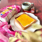 ...最近はお芋のコンビニスイーツを見かけるようになって、秋だなぁって感じるよ〜🍂こちらは、焼きいも風トーストを楽しめる食パン用のたれ♡トーストに塗ったら、熱々の焼きいも風🍠アイ…のInstagram画像