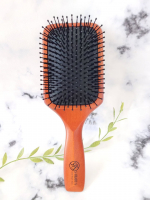 最近頭皮を触ってみるといつもより硬く感じたり、目の疲れや顔のむくみも気になっていました🥲そこで、【頭皮すこやかブラシ】を使ってみることに！マッサージブラシとしてブラッシングはもちろん、頭皮スト…のInstagram画像