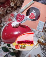 #ベリーズスイーツキッチン #ハートタッチケーキ #サプライズケーキ #ムースケーキ #ハートケーキ #特別感たっぷり #イベントケーキ #ホームパーティー #記念日ケーキ⠀#結婚祝い #出産祝い #…のInstagram画像