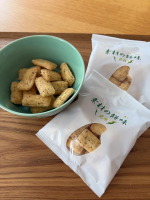 ✨もち吉「素材の餅味 昆布」✨お餅の旨みと昆布のやさしい塩味が絶妙。サクッと香ばしくて、ついつい手が止まらないおいしさ🥢💚#PR #もち吉 #おやつはもち吉 #mochikichi #moni…のInstagram画像