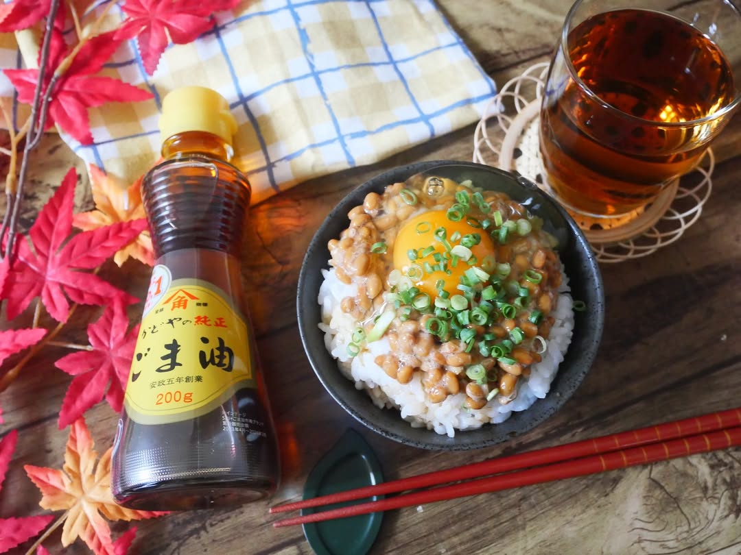 口コミ投稿：いつもの納豆卵かけご飯に🥢かどやの純正ごま油をちょい足し✨してみました😉すると一瞬…