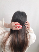 こちらのアイテムは【インバスもアウトバスでも】シャンプー、トリートメント、複数シーンで使えるスカルプブラシだそうです♪エスハートエススカルプブラシ　パフェエスハートエスパフェのこだわりは頭皮…のInstagram画像