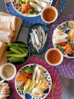 ❤︎food❤︎週末のお昼は夫作ベーグル🥯などで楽しく♪そして、国産野菜の贅沢スープ🍲もプラスしてお野菜も♡赤いミネストローネと白いミネストローネを食べ比べ🤤【野菜をMOTTO】さんのスープ…のInstagram画像