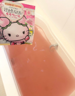 汗かきエステ気分 モモヴェール【ドン・キホーテ、UNY限定品】じんわり汗をかきたい時も、ドバッと汗を流したい時にもぴったりな入浴剤🛁🍑もぎたての桃のようなフレッシュな香りに包まれて、リラッ…のInstagram画像