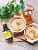 ”寺岡家のたまごにかけるお醤油”を使って、簡単ドリア風にアレンジ🥚🍚▶ @teraoka_soy_sauce ✓ご飯に卵をのせたまごにかけるお醤油を入れて混ぜる✓鮭フレーク・カットハムを入れ…のInstagram画像