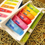 カラフルで朝から元気も出ちゃいそう💪🏻😃　歯磨き大切です🪥‼️ 私は今ちょうど歯科に通っています💦　むかーしに治療したのがそろそろガタが来た感じ？🤣　歯磨きは毎日の事だから可愛い歯ブラ…のInstagram画像