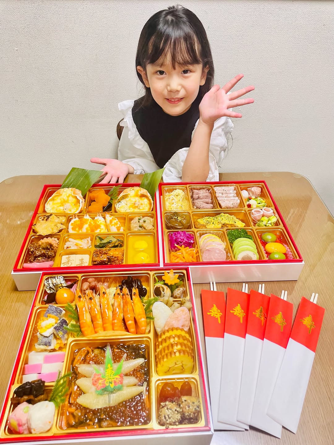 口コミ投稿:お~せ~ち~!!我が家のおせちは毎年全て外注させて頂いているのですがこんっな豪…