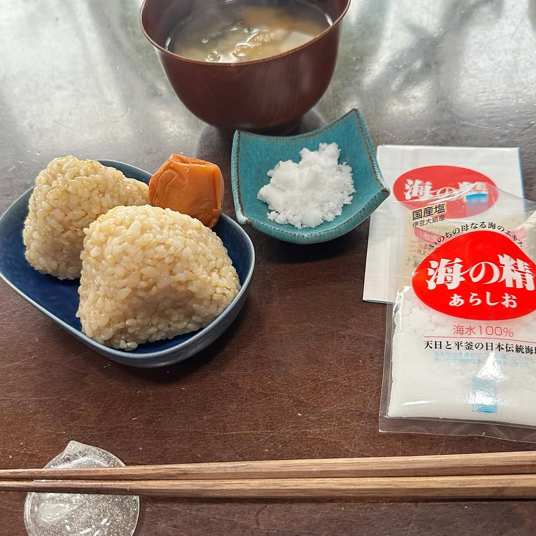 口コミ投稿:⁂#PR #海の精ショップ*#朝ごはん に、とても久しぶりに塩むすび🍙を作りました!*塩っ…