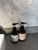 📜🍃パッケージから可愛いシャントリ🩶NIJI RHYTHMIC♡香りも上品で、髪が潤いまとまる🌙ボトルもシンプルでバスルームがすっきり見えるのもうれしいポイント𓂃𓂃#PR #株式会…のInstagram画像