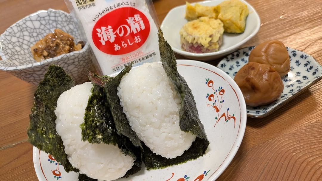 口コミ投稿:.毎日サッカー頑張っている息子⚽️土日もサッカー!そんな息子の朝ごはん🍙味噌汁忘れ…