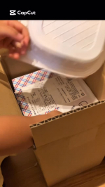 子供が赤ちゃんのときもだけど、少し大きくなってきたら幼稚園や習い事の送迎で夕飯の買い出しや料理がしんどい時が増えました😓冷凍弁当は冷凍してストックしておけばいつでもチンするだけでバランスの良い食事が…のInstagram画像