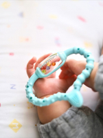 ...クラプロックスベビー歯がため👶🦷対象年齢０ヶ月〜２４ヶ月の赤ちゃん用歯がためを使わせていただきました💫歯が生え始めてる赤ちゃんの口の中は特に敏感になっていてむずがゆくなってなん…のInstagram画像