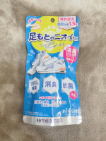 足もと臭専用消臭パウダー　クリアシストを使ってみました。足汗を吸収し、ムレを軽減するシリカを配合。特許配合の消臭パウダーで足汗やムレからくるイヤ～なニオイに、振りかけるだけで簡単消臭＊できるパウダ…のInstagram画像