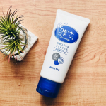 日頃の洗顔だけでは落としきれない不要な古い角質。⁡角質オフすると毛穴のザラつきもつるんとなめらかになって、キメが整いメイクのりも良くなります✨️⁡30秒くるくるするだけ・簡単ケアのピーリングジ&hellip;のInstagram画像