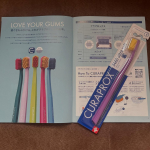 スイスのプレミアム歯ブラシクラプロックスCS5460.私も息子もお気に入りで何度も紹介しているクラプロックス❗️一般的な歯ブラシの最大10倍の高密度毛でもっちりふわふわなヘッドが力を入れなくて…のInstagram画像