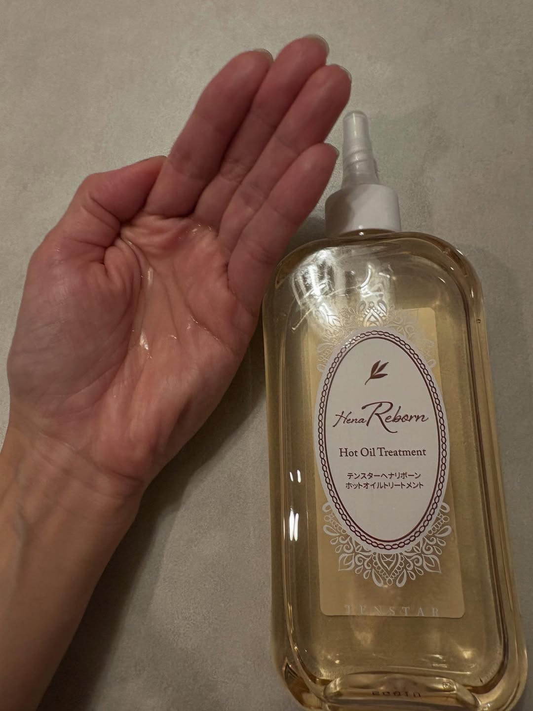 口コミ投稿:🧴ヘナリボーン🧴洗い流すホットオイルトリートメントオイルなのに髪に付けて馴染ませ…