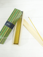 .日本香堂様より『かゆらぎ 金木犀 スティック40本入り』付属のお香立てが付いているのですぐ使えるのも嬉しいポイント♡お香立てを持っていたので使ってみました！！2枚目の写真が付属のお香…のInstagram画像