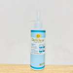 DETクリア ブライト＆ピール ピーリングジェリー （無香料タイプ)肌の上をやさしくマッサージするだけで不要な角質や汚れを絡め取ってくれるピーリングジェリー。手に取るとやわらかいジェル状でのびがと&hellip;のInstagram画像