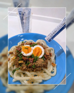 ハイ・ゲンキ ビフィズス乳酸菌プラス♡そのままでも食べやすいけど、私はガーリック肉うどんにパラッとかけてみた🥰香ばしい風味がプラスされていい感じ！毎日続けやすいスティックタイプで、食事にも取…のInstagram画像