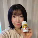 飲みやすいロコモア！ ずっときなっていたこちらのアイテム☺️ロコモア 飲んでみました。膝の違和感に毎日飲んでます(*^^*)よく、膝といえばで　話題になっていたから気になっていた商品。…のInstagram画像