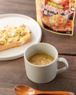 シェフズリザーブレンジでごちそうスープをご紹介します♪常温保管できて、レンジで約1分温めるだけの便利なスープです。・根菜と豆と大麦の白いミネストローネ(150g)　・北海道産コーンのポタージ…のInstagram画像