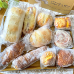 ぱん結び @pan_musubi さまより青森県青森市の二階堂イートファン店のおまかせセットが届きました🍞「毎日食べるものだからこそ体にいいものを」大切にしているパン屋さんです🍀届いて箱を開ける…のInstagram画像