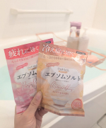 仕事楽しかったー😊やっぱり今の仕事は好き。（事務作業は苦手😓）今日はいい資料が作れた！！でもデスクワーク集中しすぎたし寒い日が続くのでお風呂でゆっくりしたくて入浴剤を使ってみた💛今日は…のInstagram画像