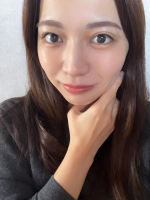 潤姫桃子S1美容液🍑🎀ナイアシンアミド、ツボクサエキス（CICA）や桃葉エキス等の美容成分もはいってる🎶スポイトタイプで使いやすいよ◎テクスチャはみずみずしい🪽伸びが良くて肌なじみ…のInstagram画像