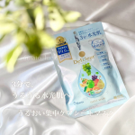 ...忙しい朝の時間に大活躍してる、たった3分で完了の時短ケアシートマスク♡みずみずしい美容液をたっぷり含んだひったひたなマスクは、しっとりと肌あたり優しい厚手の生地。爽やかなシャル…のInstagram画像