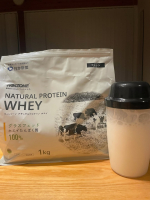 とにかくシンプルさが推しのプロテイン。牧草のみを食べて自由に育った乳牛の牛乳からつくったホエイ「グラスフェッド」ホエイを使用したホエイプロテイン。余計なものが一切入っていないところが素晴らしい♩&hellip;のInstagram画像