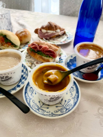 友達とおうちランチ🍽️✨✿ ❀ ✿ ❀ ✿ ❀ ✿【野菜をMOTTO】のポタージュスープを3種類あけて、パンと一緒にゆるっと楽しみました。最大限素材にこだわったポタージュシリーズは、一口ご…のInstagram画像