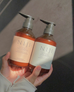 使い始めてから1週間が経ちました︎👍🏻 ̖́-毎日のバスタイムがちょっと特別な時間に𓂃𓈒𓏸シャンプーは泡立ちがとっても良くて、地肌までしっかり洗えてる感覚🫧✨洗い流したあともキシキシせず、指…のInstagram画像