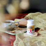 ...久しぶりに会った父が脚を庇うように歩くようになっていて、こちらのサプリを渡してから約一カ月。それほど大きくないサイズ感で気になるニオイはなくて飲みやすいから毎日続けやすかったよ…のInstagram画像