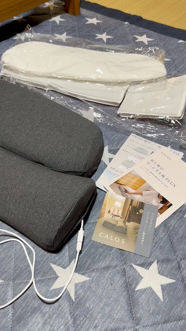 口コミ投稿：#PR #calqs⁡⁡『首と肩がホッとする枕PLUS』⁡USBをさして使う枕初めて✨この枕は「首肩…