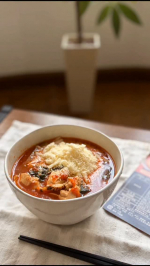 太陽のトマト麺をおうちで🍅✨☑太陽のラーメン☑太陽のチーズラーメン2食セットです！冷凍で届き、忙しい日でもパッと作れる！調理方法の案内書きが同梱されていて簡単に作れました💪イタリア産…のInstagram画像
