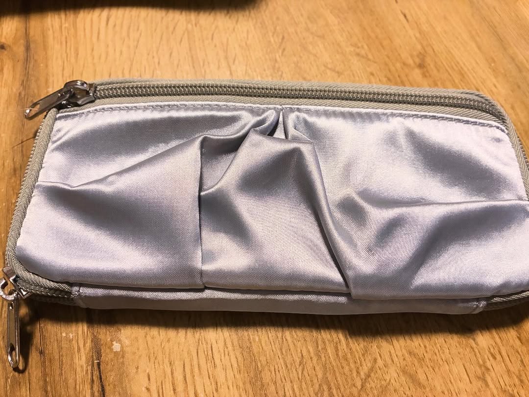 口コミ投稿：FABFAB ペンケース ドレープタイプ大きさの割には容量大きく、サイズ感ちょうど良い…