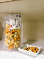 もち吉さんの、味トップ🍘をお試しさせていただきました！3つの味が入っていて、どれもおーいしー！！！小分けでもなくジッパーなわけでもないので、パーティーとか向けかもです！みんなが甘いもの…のInstagram画像