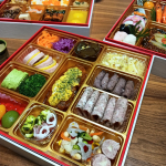 【豪華絢爛★蔵王福膳おせち】12月はなにかとイベントが多いです。クリスマス、大掃除、忘年会……。そんな中でおせち作りまではとても無理っ。6年前からおせちはネット購入な我が家。今回は一足早く、…のInstagram画像