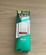 テンスター Hena プレミアムカラートリートメントをご紹介します。まずは商品説明より。テンスターHenaプレミアムシリーズから新色「モカダークブラウン」が登場！プレミアムシリーズは染まりと色…のInstagram画像