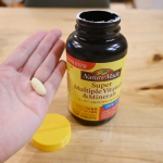 最近飲み始めた スーパーマルチビタミン＆ミネラル✨ 毎日バタバタして食事が偏りがちな私の味方&hellip;！ ビタミンもミネラルもまとめて摂れるから、サプリ初心者でも続けやすい🙆&zwj;♀️💛⁡⁡⁡⁡ ✔ 良かった&hellip;のInstagram画像