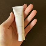 ポイントマジックPRO ポアカバー Cこの下地は、形状記憶する立体ゲルが毛穴にしっかりフィットし、長時間キープすることで毛穴落ちを防ぎ、凹みをしっかり埋めてくれるそうです。ウォータープルーフ＆皮脂プ…のInstagram画像