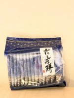 もち吉 だし乃餅　旨醤油味まろやかで上品な和風だしのおかき。こだわりの秘伝のたれには2種類の醤油をブレンドし、カルシウムもたっぷり。香りはだしのいい香りで、甘じょっぱく、つい手が止まらなくな&hellip;のInstagram画像